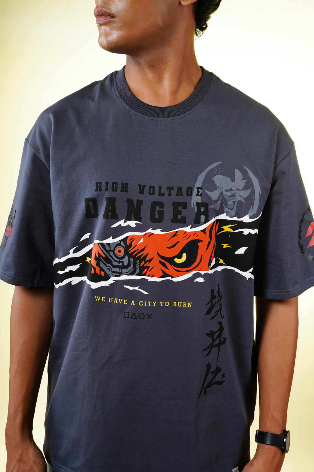 High Voltage - Oversized T-shirt